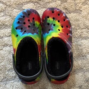 CROCS 6/8 Rainbow Tie-Dye Slippers